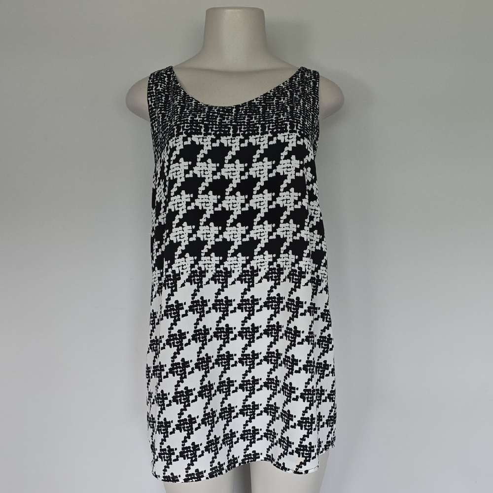CAbi black/white houndstooth sleeveless long blouse-L